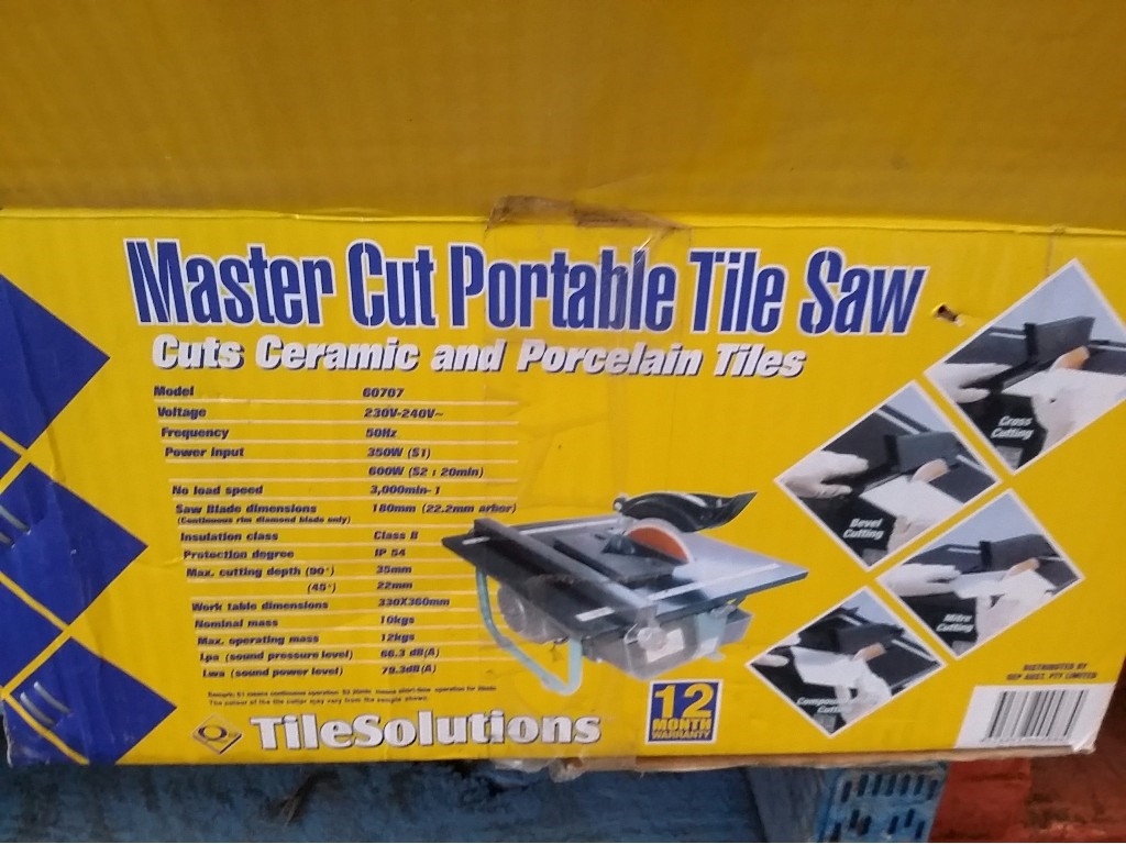 Master Cut Portable Tile Saw -240 Volt [93970+41]