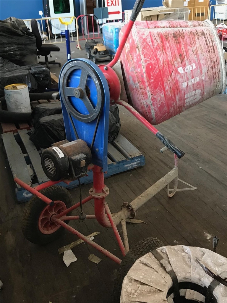 Concrete Mixer - Electric - ( Note Missing Cover Over Pulley Wheel )