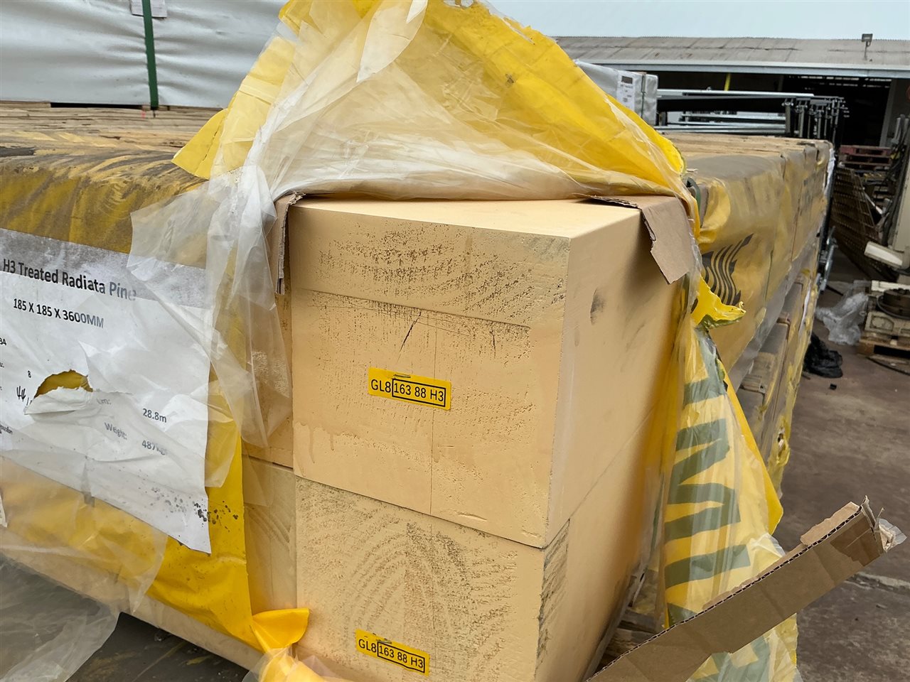 Primed GL8 Posts, 185 x 185, H3 - 8 @ 3.6 Mt - PK# 514967