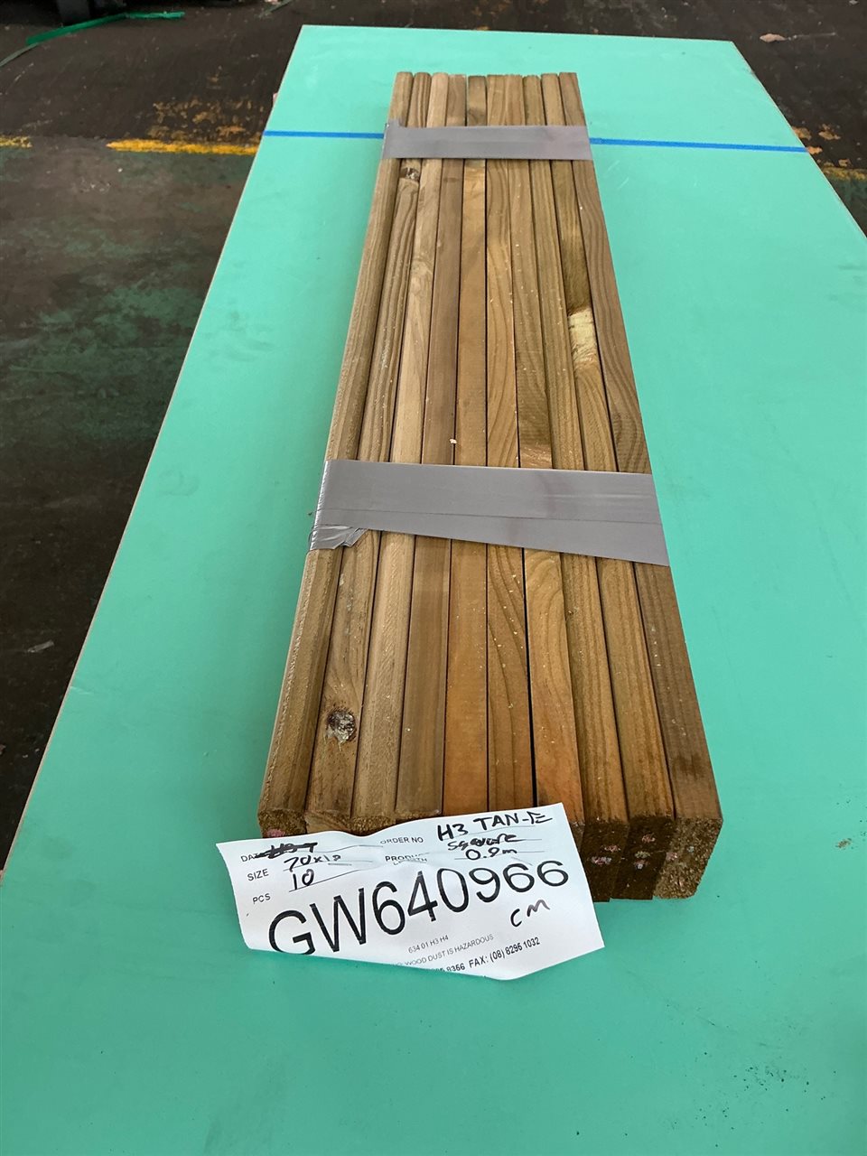 70 x 19 x 0.9 M, Tan-E Green Pine, Square Top Picket, 10 Pcs Total PK# GW640966