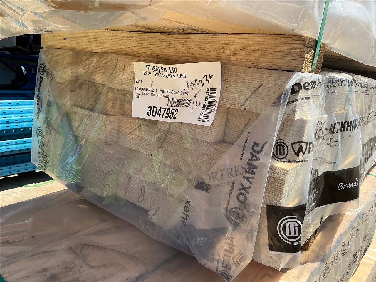 LVL Pack - 130 x 63 - E 13.2 - H2 S   -25 @ 1.8 M.-   45  Lin Metres - Pack Number 3D47952