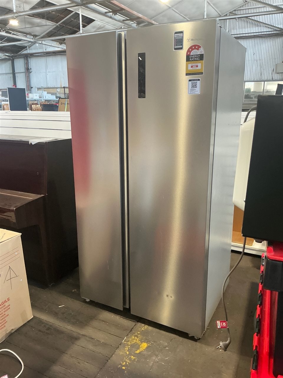 Westinghouse Fridge Freezer, Model WSE6630SA,