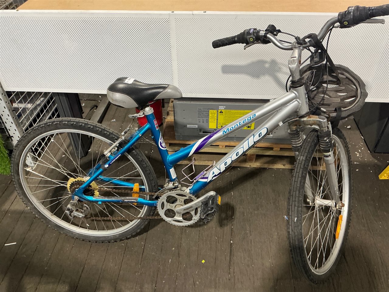 Apollo Montega Push Bike -21 Speed