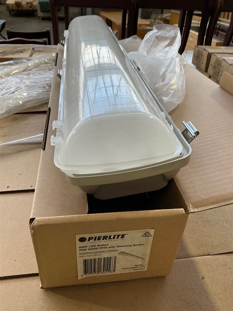 LED Batten Light - Pierlite -20 Watt - 4000 K - with Dimmer Sensor - 650 mm