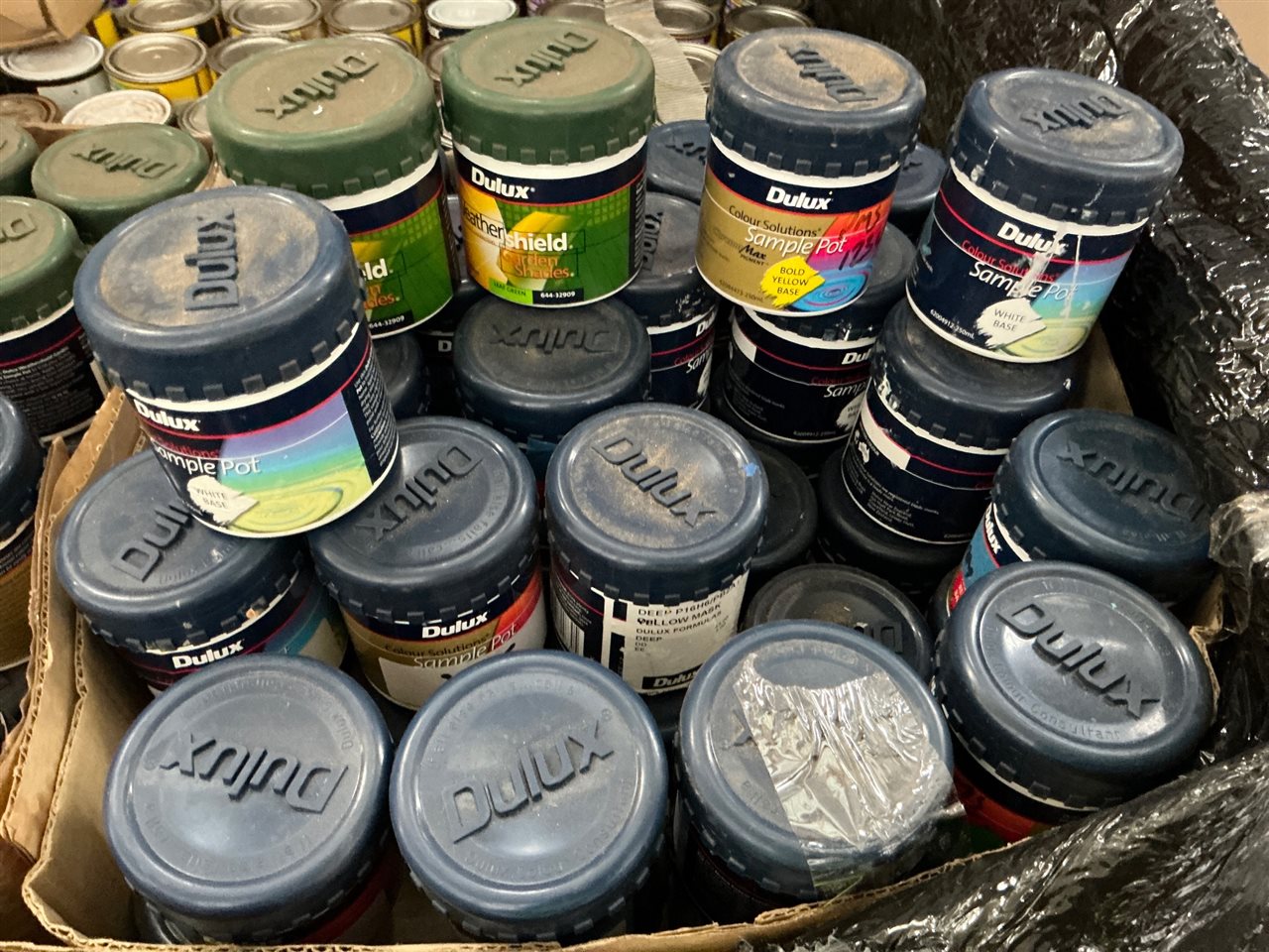 Dulux Sample Pots of Paint- Mixed - 500 Ml Quantity of 40