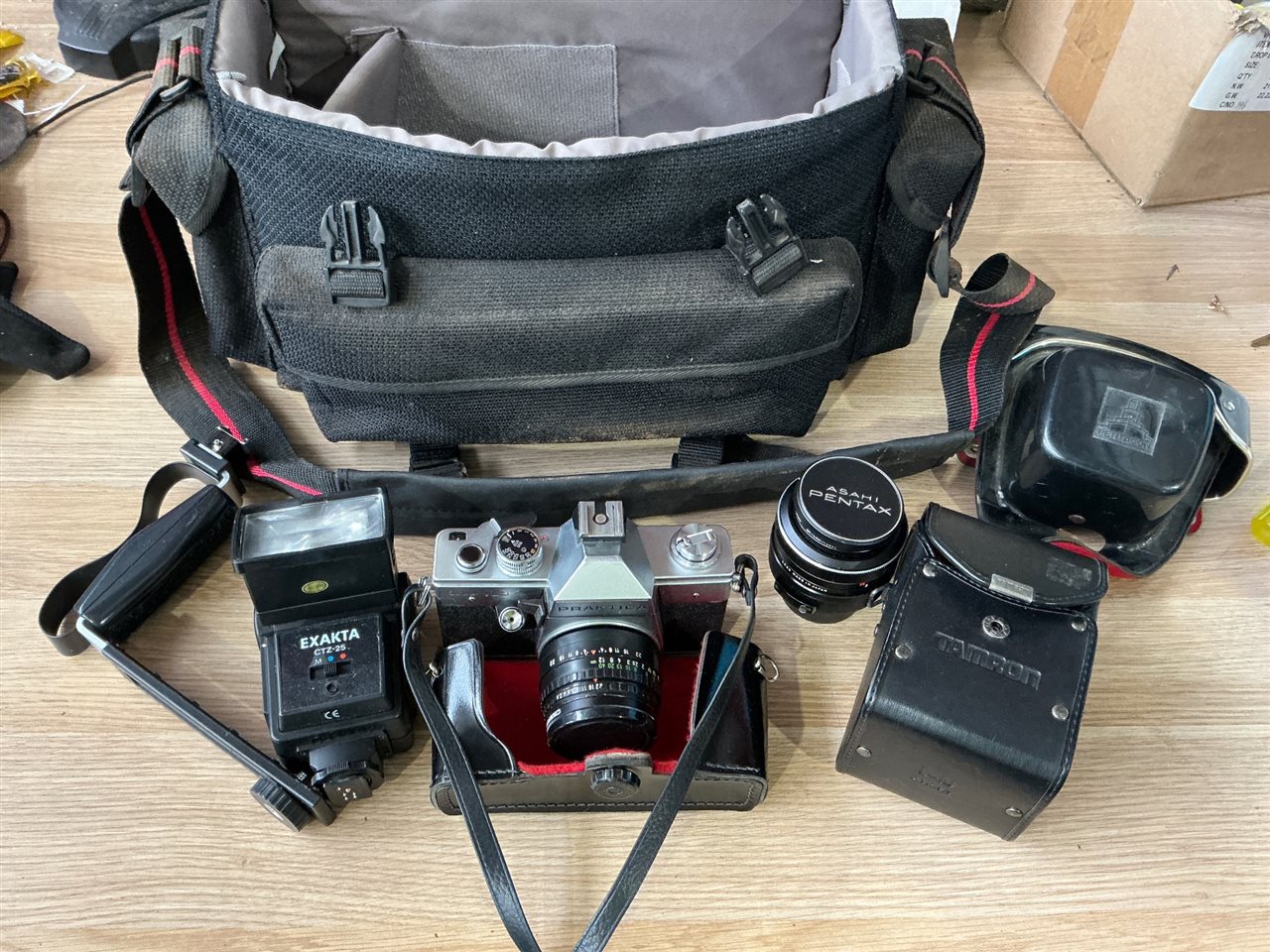 Praktica  35 mm Film Camera with PLens , Flash and Bag