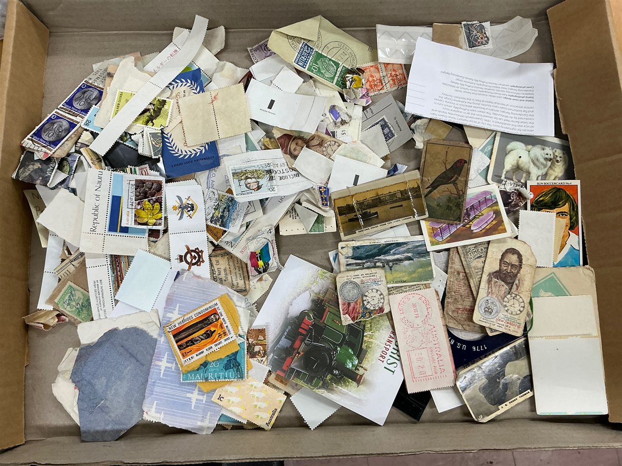World Stanps and Cigarette Cards