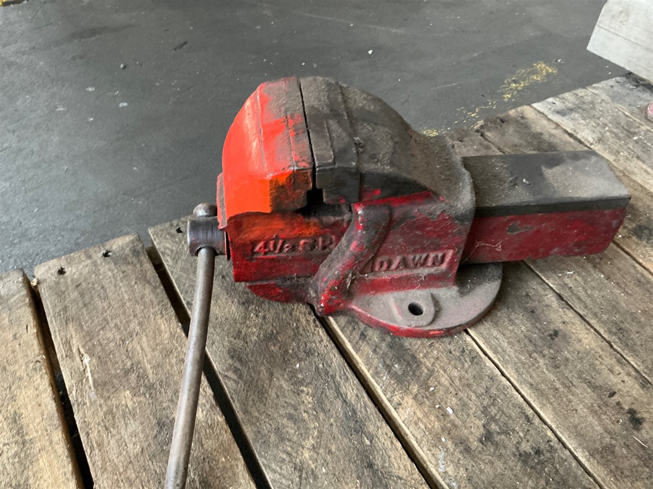 Dawn  4 ½ Inch Engineers Vice