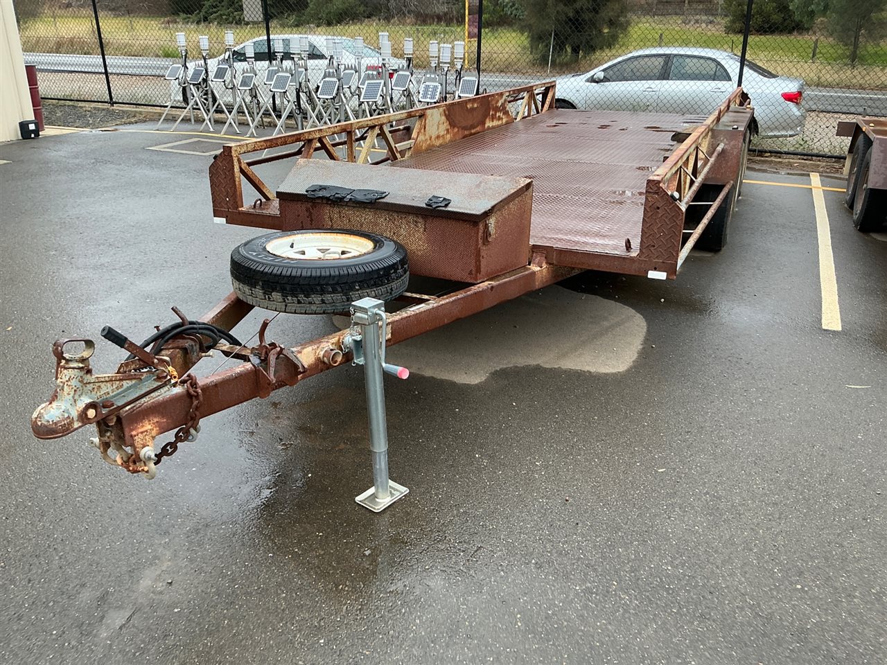 Tri Axle Trailer -Heavy Duty -Clare Engineers- -Year 2009 (10) Steel Checker Plate Floor -Tray Size 6 metre long x 2100 mm wide - "Note 70 mm Ball Tow Hitch " , Breakaway Brake System in Tool Box - -Spare Wheel - -Sold as is - Previous Registration Number T Q O -213 -Sold Unregistered -No Plates -ATM 4490 kg.   ( Collection From Clare )