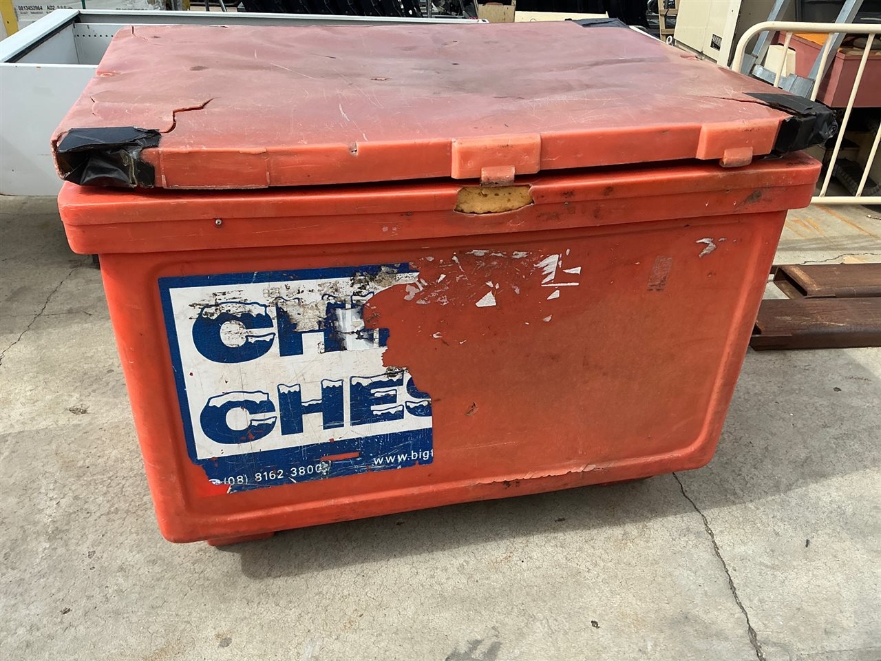 Chilly Chest Ice Box - 1500 x 1100 x1150 mm H