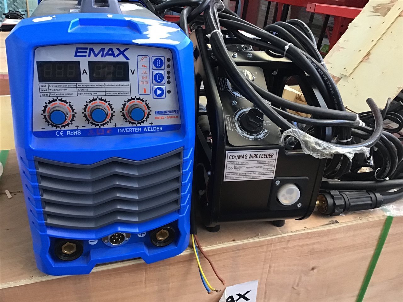 Emax 250Amp Mma/Mig with Remote Feeder  RRP $2000