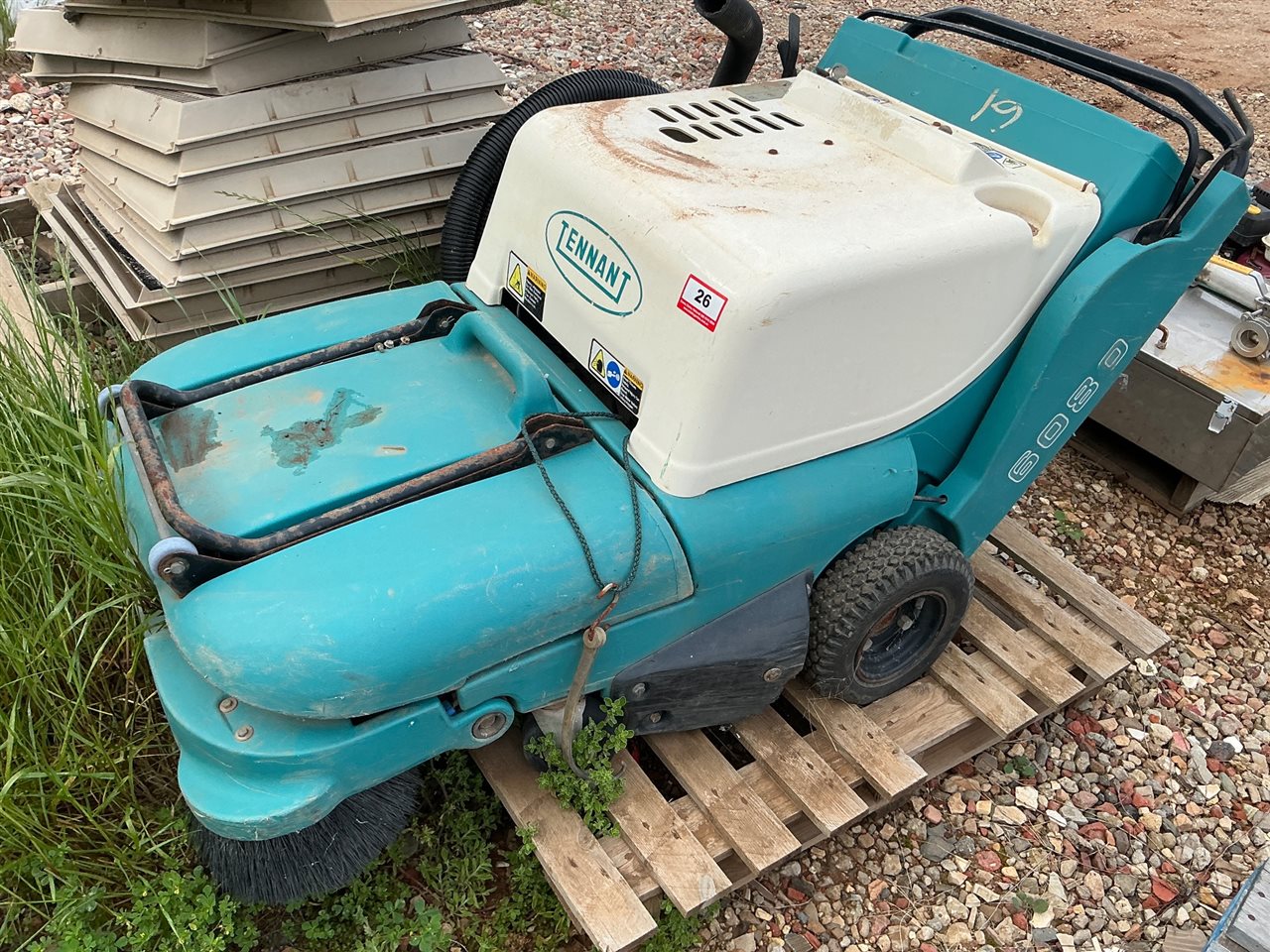 Tennant 6080 Walk Behind Sweeper - Petrol Motor =-Sold as is ( Collect  Penfield Gardens )
