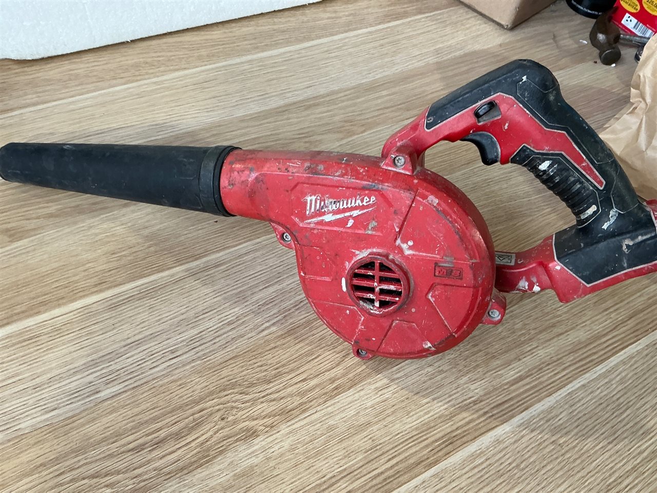 Milwaukee Cordless Blower -18 V   M18bblx- No Battery