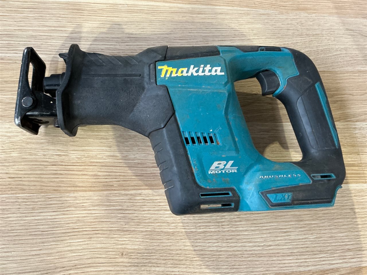 MAKITA    18 V Cordless  Riprocating Saw - Model DJR 188 - No Battery