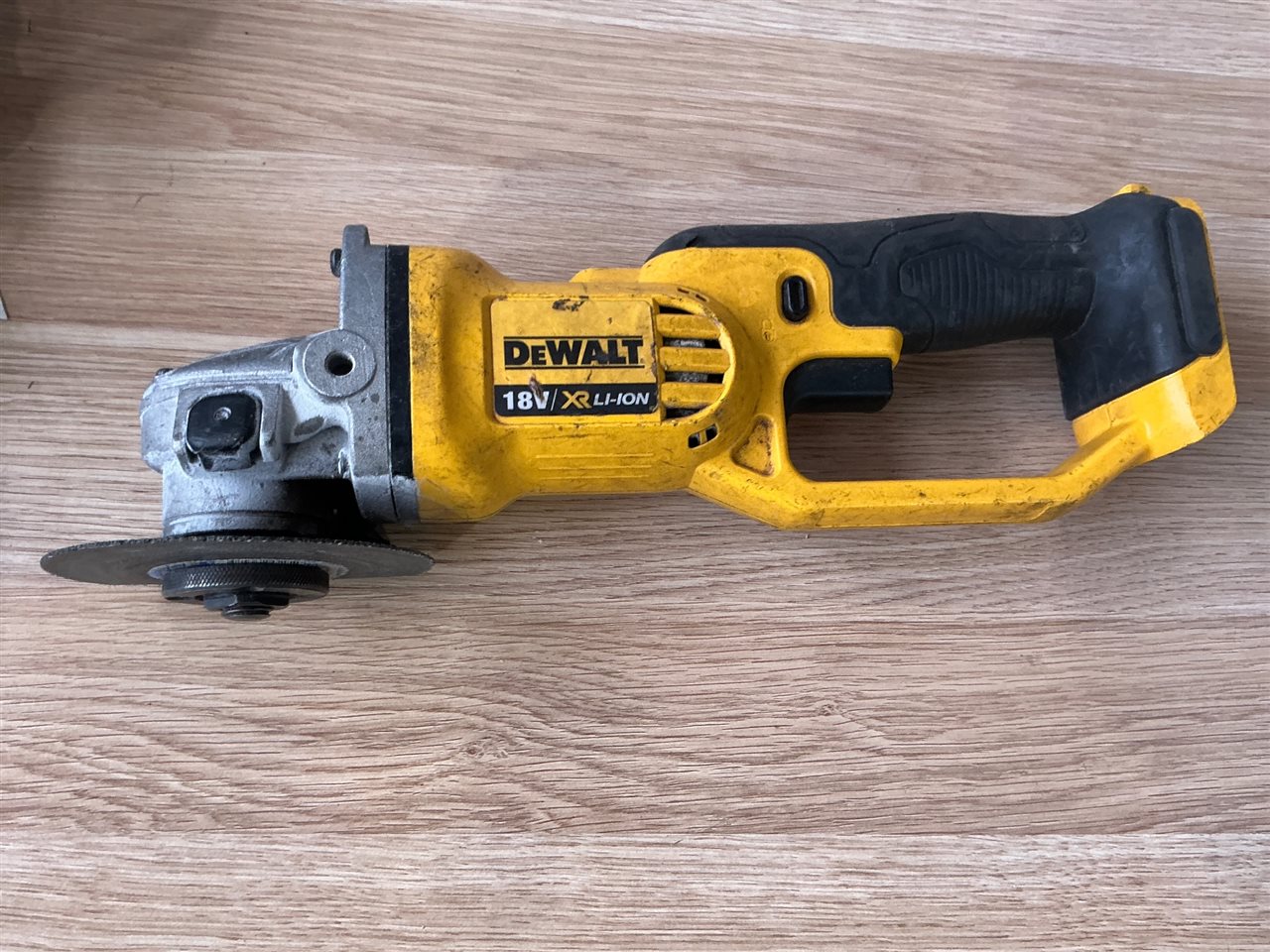 DEWALT Cordless 18 V - 125 mm Angle Grinder - No Battery