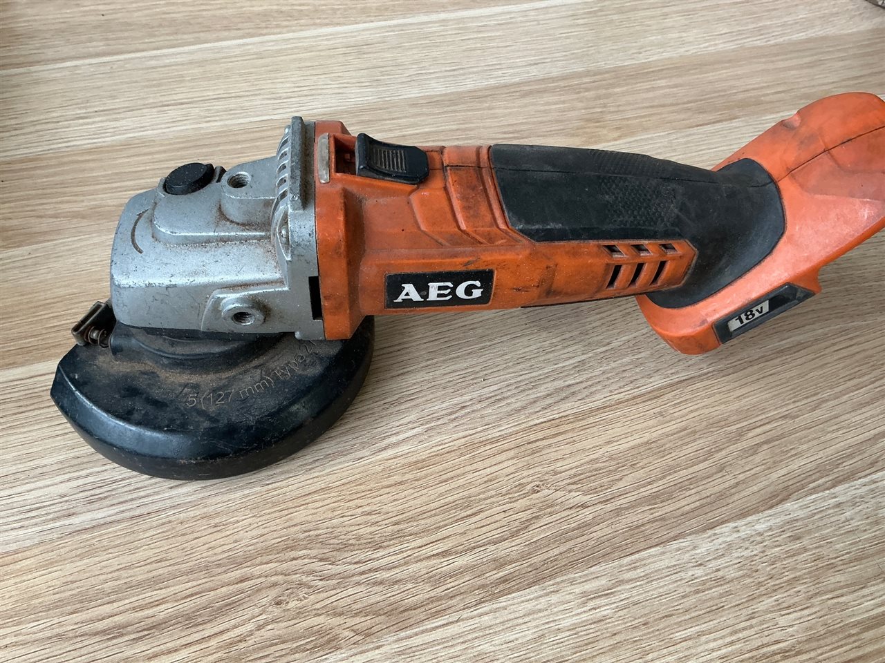 AEG  18 V - 125 mm Angle Grinder - No Battery