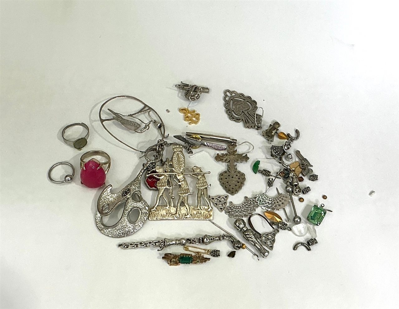 Costume Jewellery - Pendants, Rings, and More