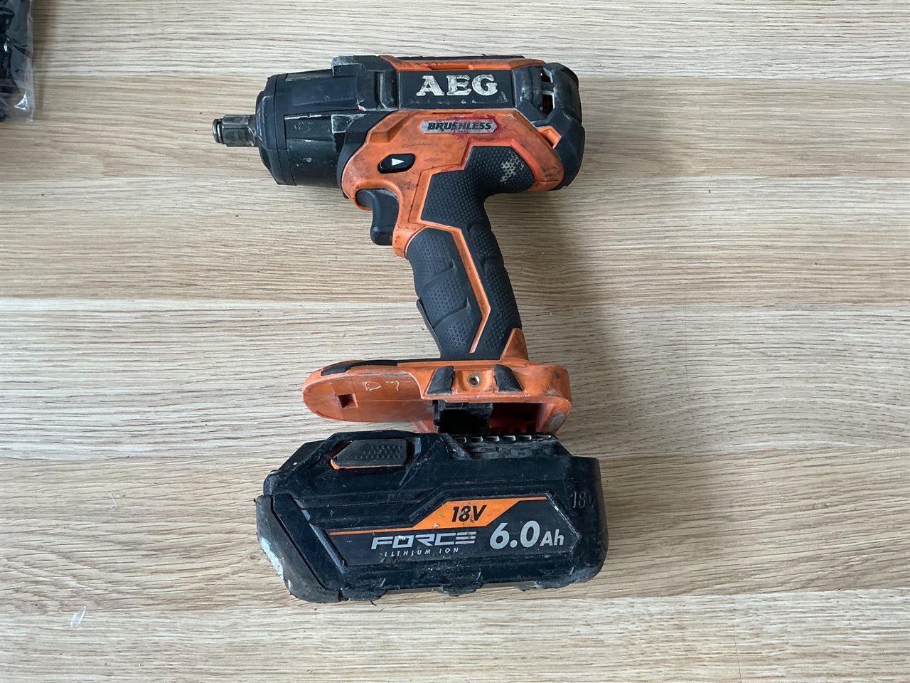 AEG 18 V Cordless Wrench Gun with 6.0 Ah Battery