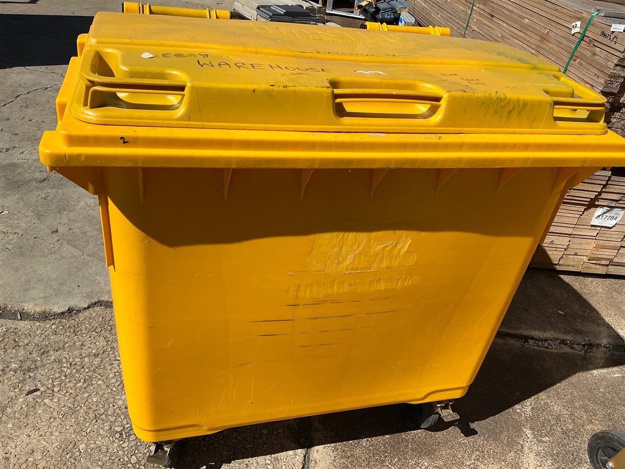 Mastec Mobile Lidded Bin - 600 Litre -Bin Size 1200 x600 x 900 mm H- Yellow Lid