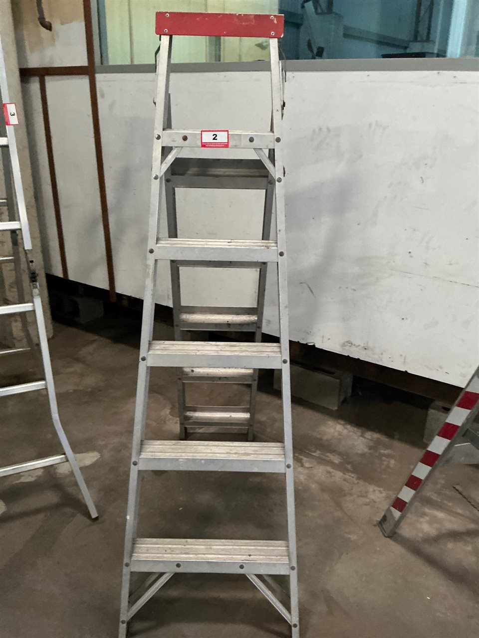 Extendable Ladder Approx 1500mm/3000mm High (Located At Wingfield)