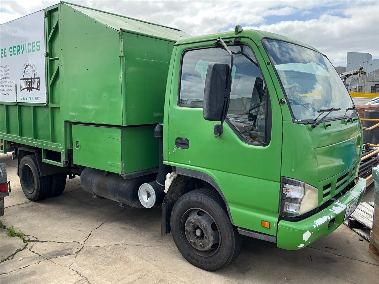 Isuzu NPR Tipper Bin Truck - 2005 (09) -Diesel - Manual - Registration Number XS-42HX -Sold Unregistered - GVM 7500 kg. GCM 1100 kg.