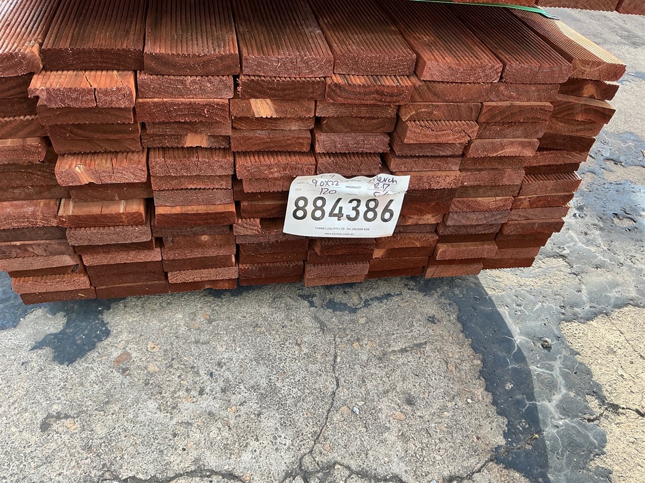90 x 22, Tinted Pine, Merch Decking, 120 pcs @ 5.4 M, 648 Lin Metres Total Pk 884386