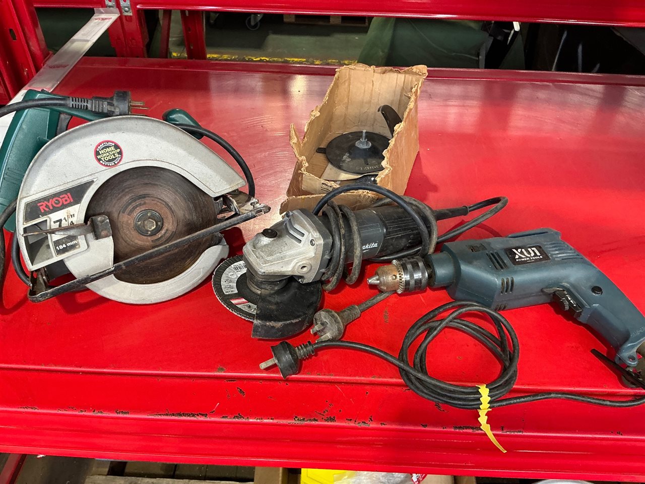 Electric 125 mm MAKITA Angle Grinder , 184 mm Circ Saw and Elec Drill