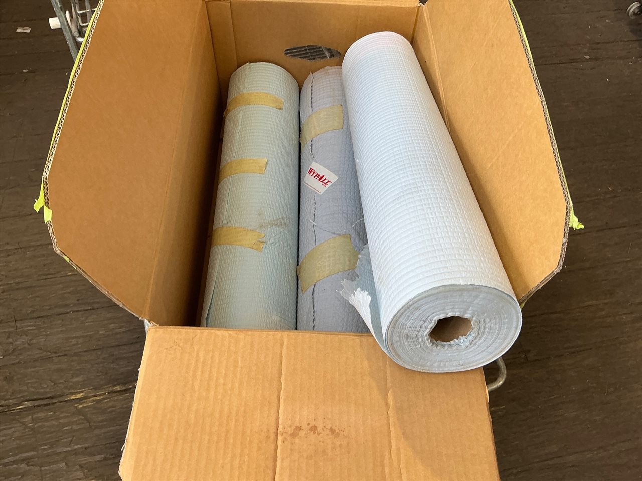 Quantity of 3 Rolls Workshop Paper Towel
