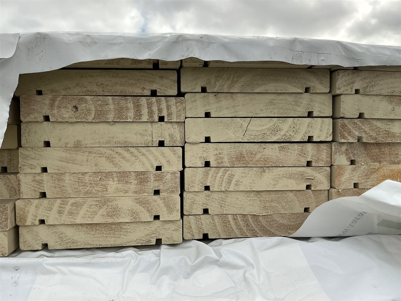 185 x 42 , LOSP Treated Pre-Primed Pine, Kiln Dried Tight Knot Fascia Pencil Round, 24 pcs @ 3.6 M, 86.4  Lin Metres Total Pk PIKTKPF18803054