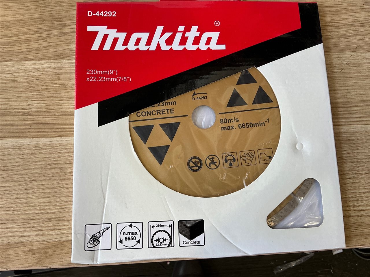 MAKITA Circular Concrete Saw Blade - 230 mm x 22.23