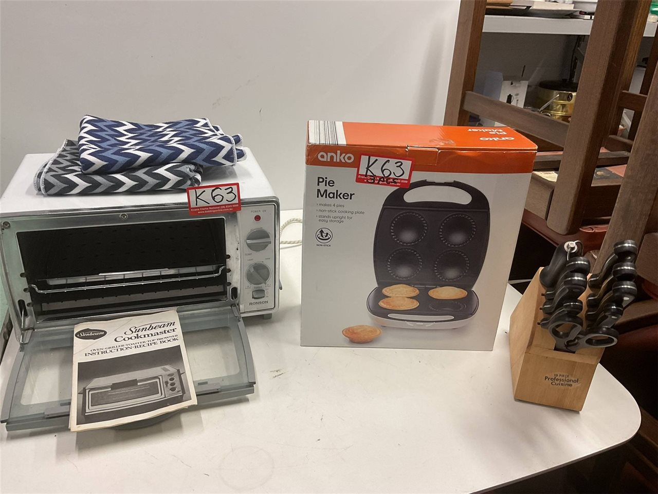 Sunbeam Cookmaster Oven, Grill, Toaster, Top Browner, Anko Pie Maker, 10 Piece Knife Set And Tea Towels, Not Tested "Sold As Is"