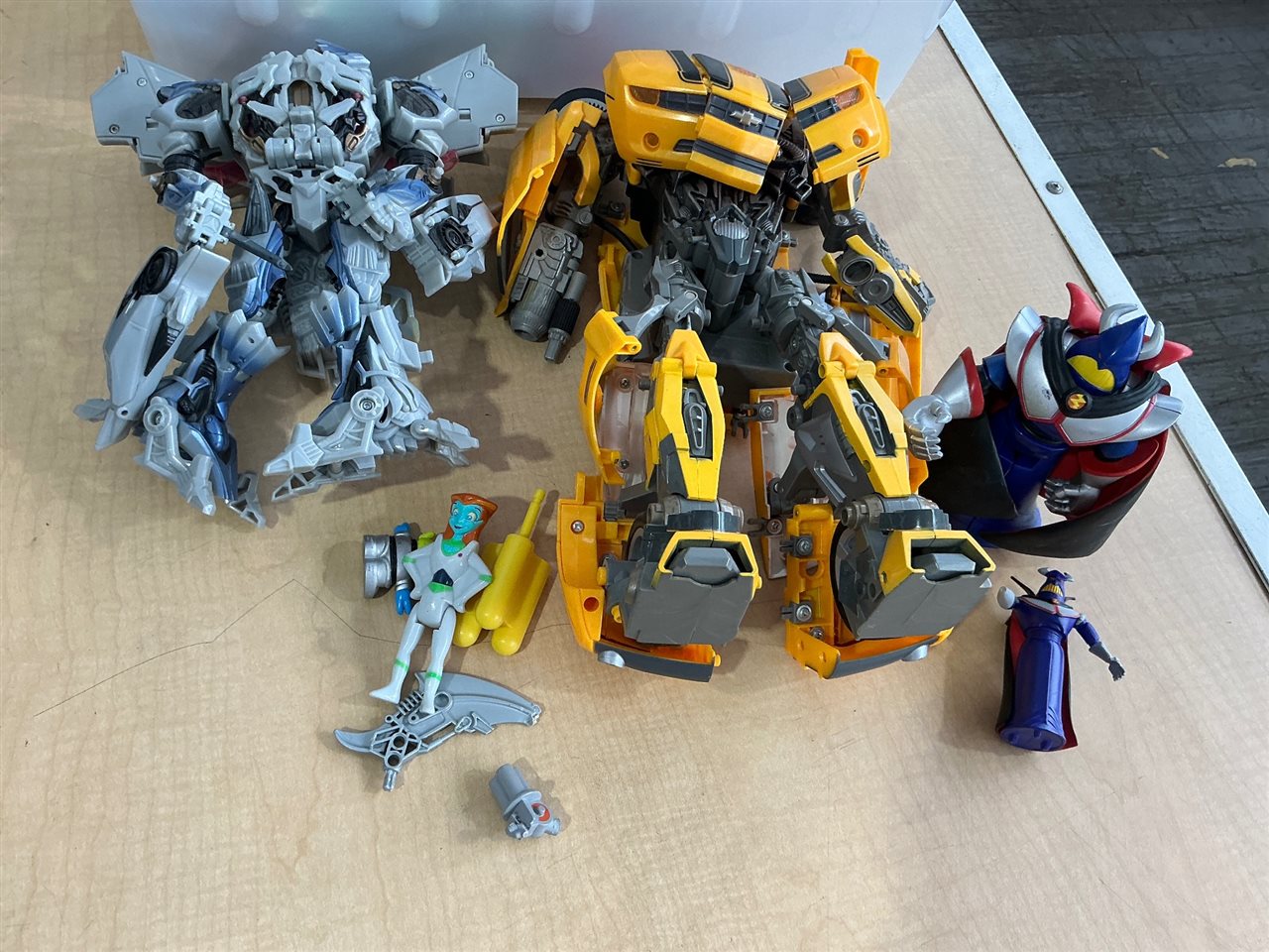 Transformers Bumblebee, Large Silver Transformer and Zurg Figures