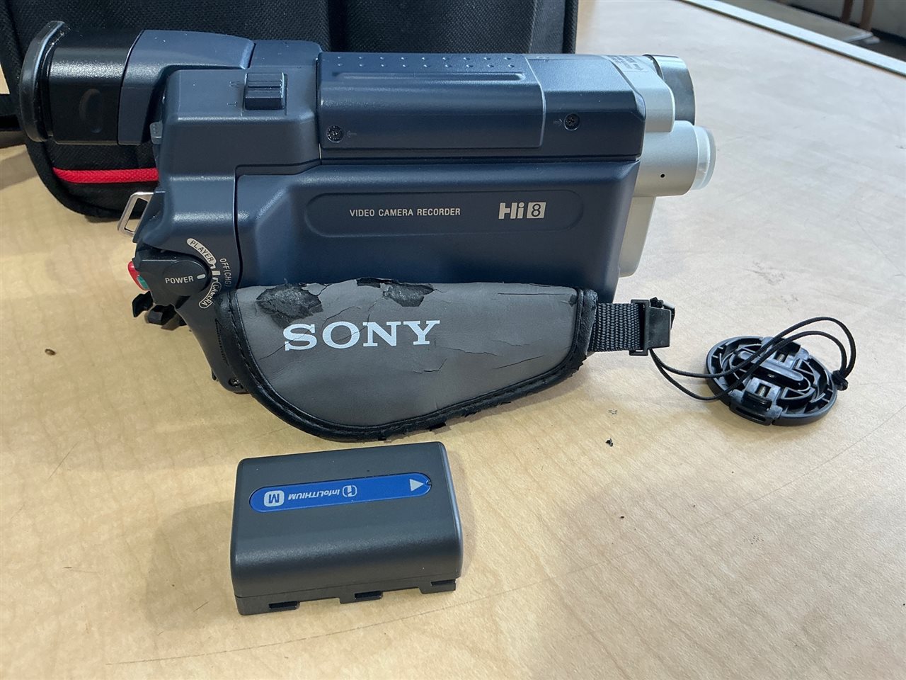 Sony Handycam Vision CCD-TRV218E Video Hi8 Camcorder, PAL
