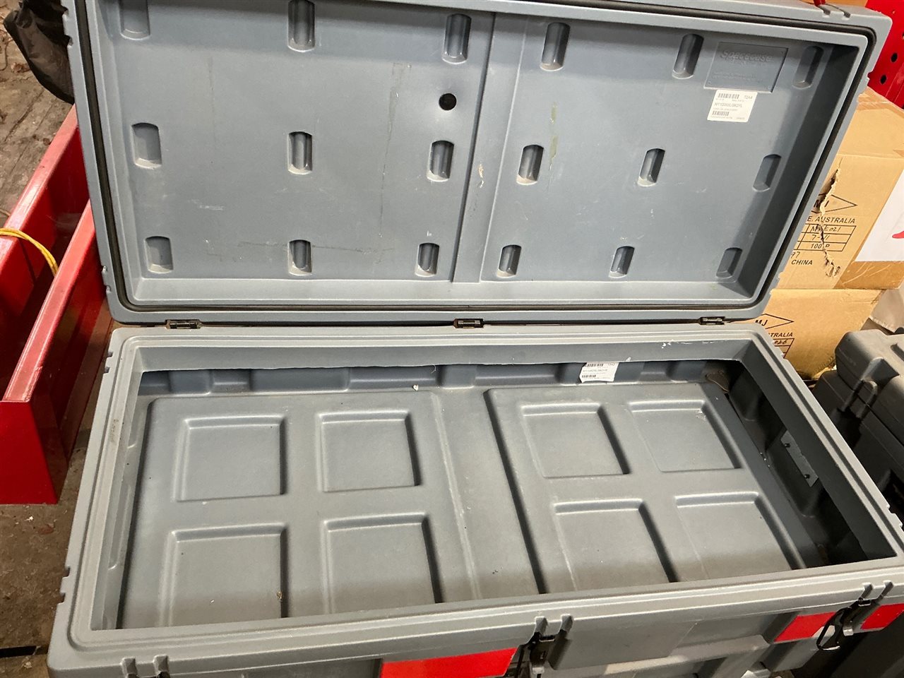 Plastic Lidded Low Height Storage Box - 1100 x 550 x 220  mm H (Grey  )
