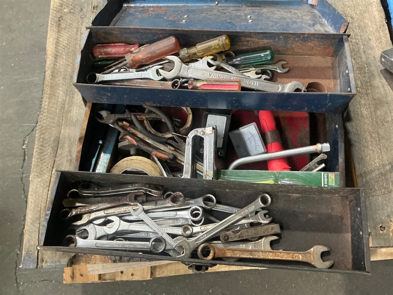 Cantilever Tool Box of Tools -
