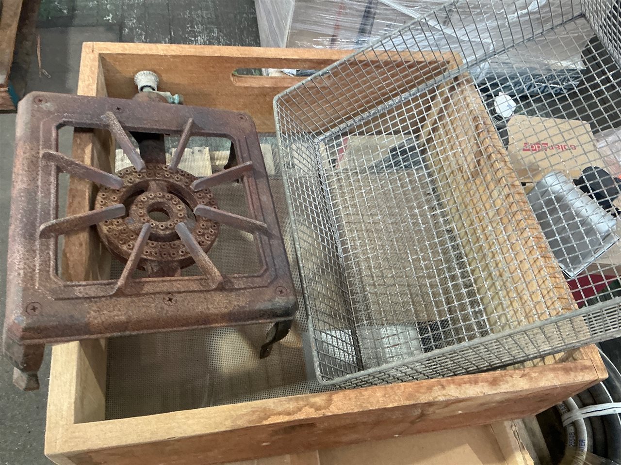 LP  Gas Cooker and 2 Sieves