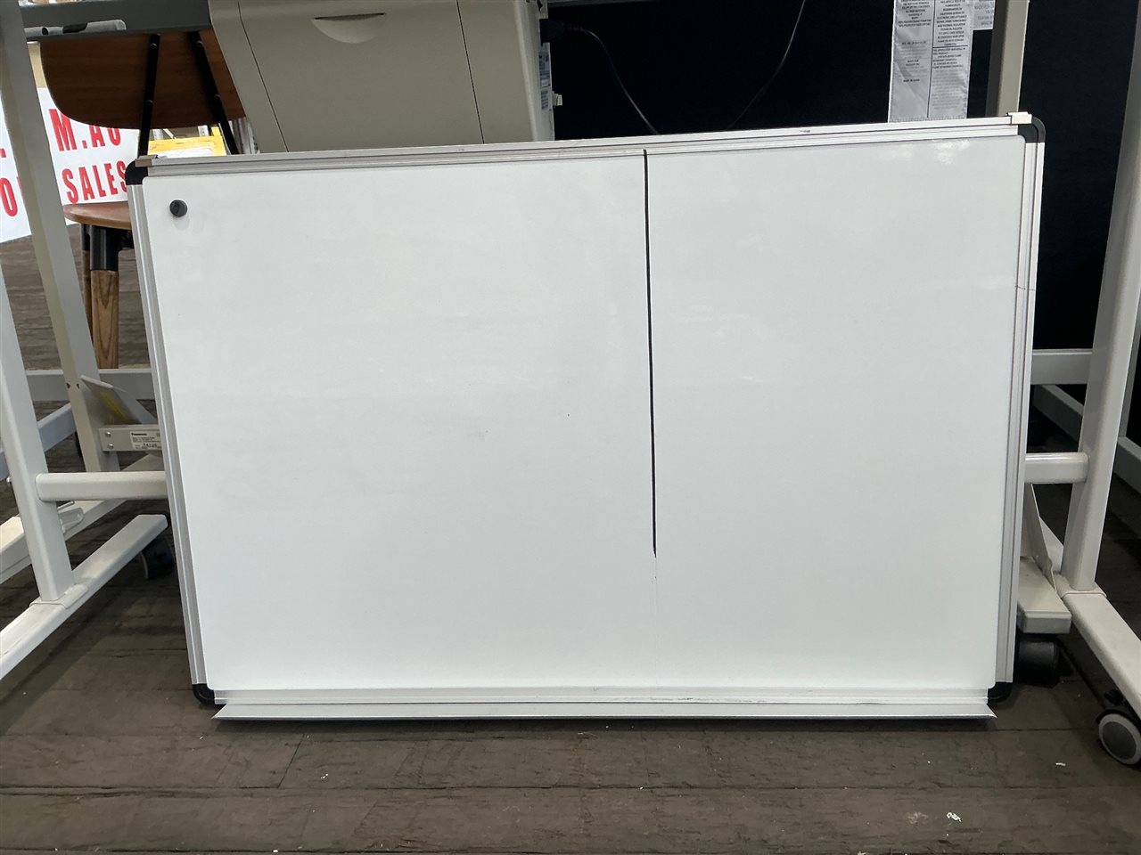 White Boards, 900 x 600, Quantity of 4