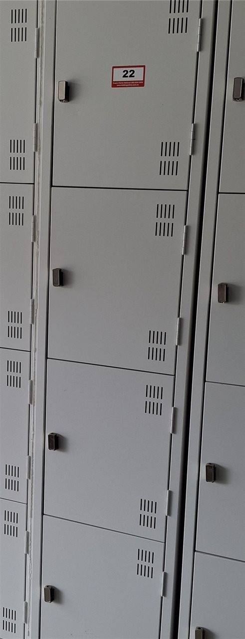 Steel 4 Door Combo Personal Locker -( Collect From Victor Harbor )