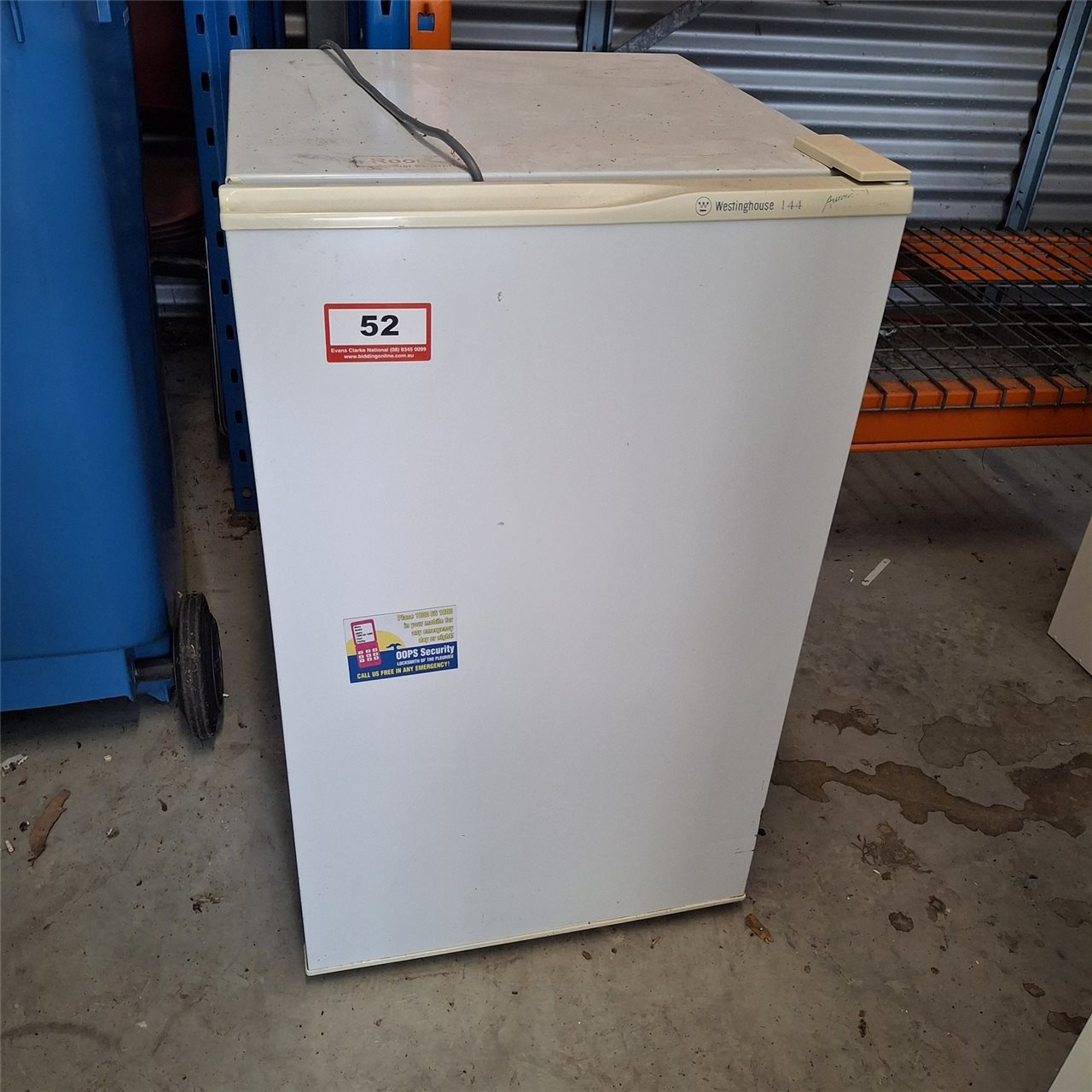 Westinghouse 144 Litre Bar Fridge - Not Tested -( Collect From Victor Harbor )