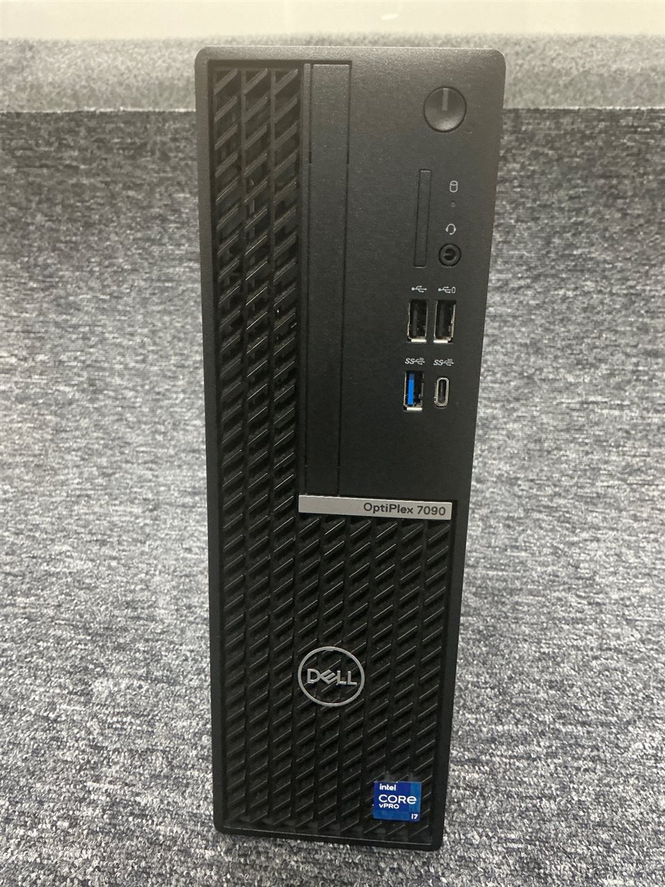 Dell OptiPlex 7090 - Intel Core i7-11700, 32 GB RAM, 256GB NVMe SSD with Power Lead