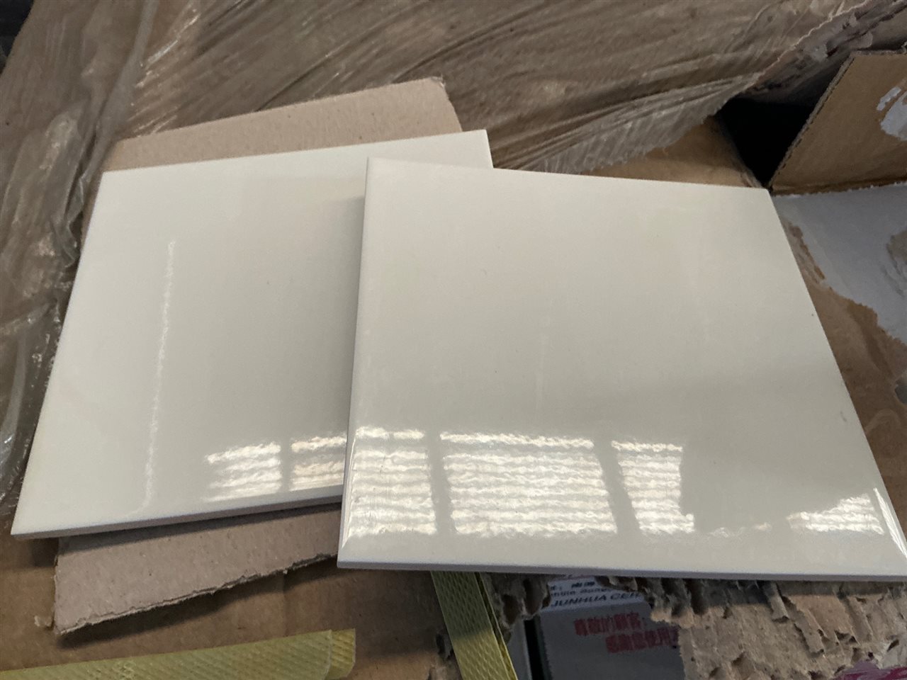 Ivory Gloss, Ceramic, 200 x 200, 7.2mm, 38 Pcs Per Box, 64 Boxes Approx, 94.72 M² Approx. IRP $3789