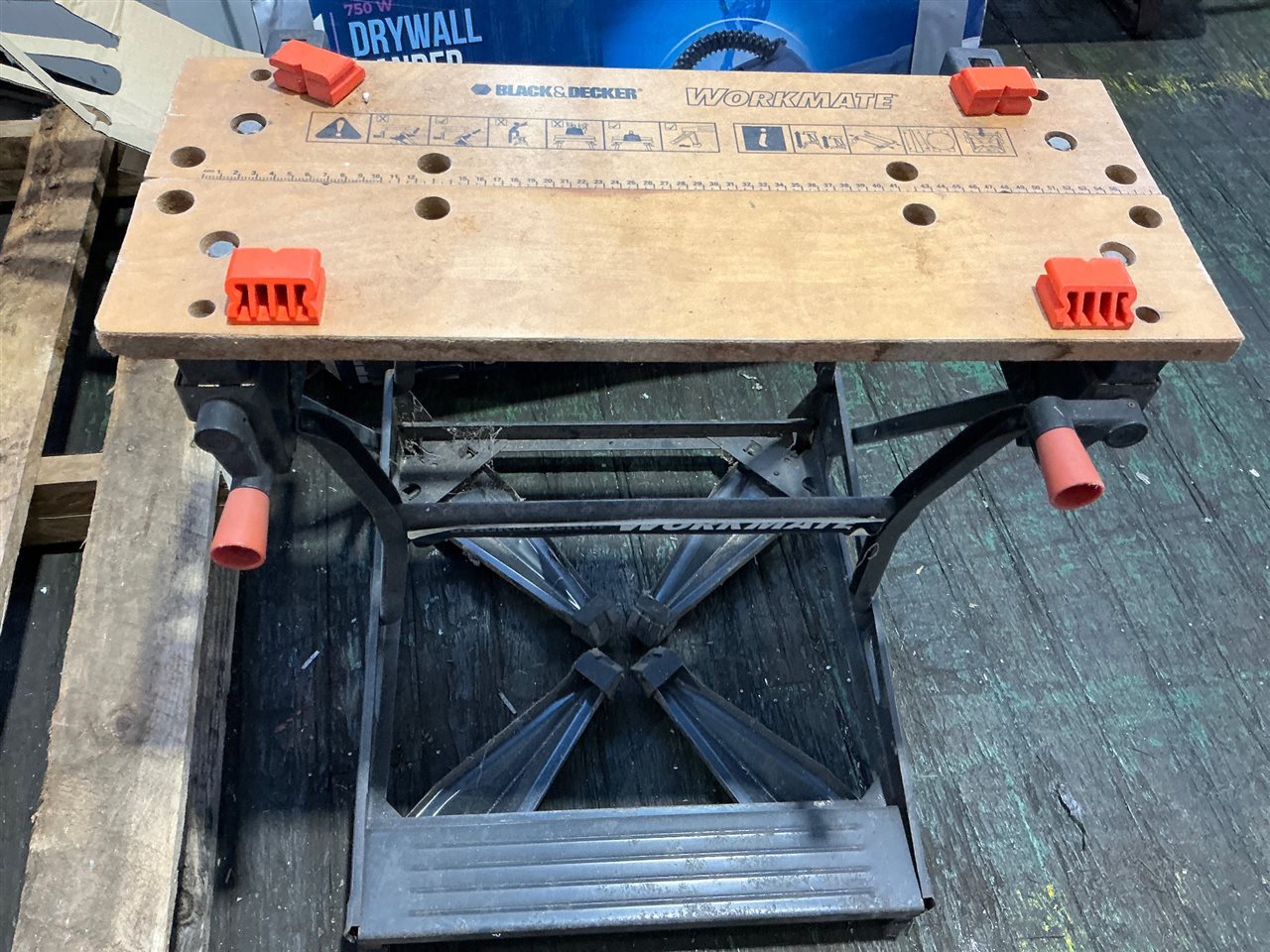 Workmate and 2 Adjustable Props