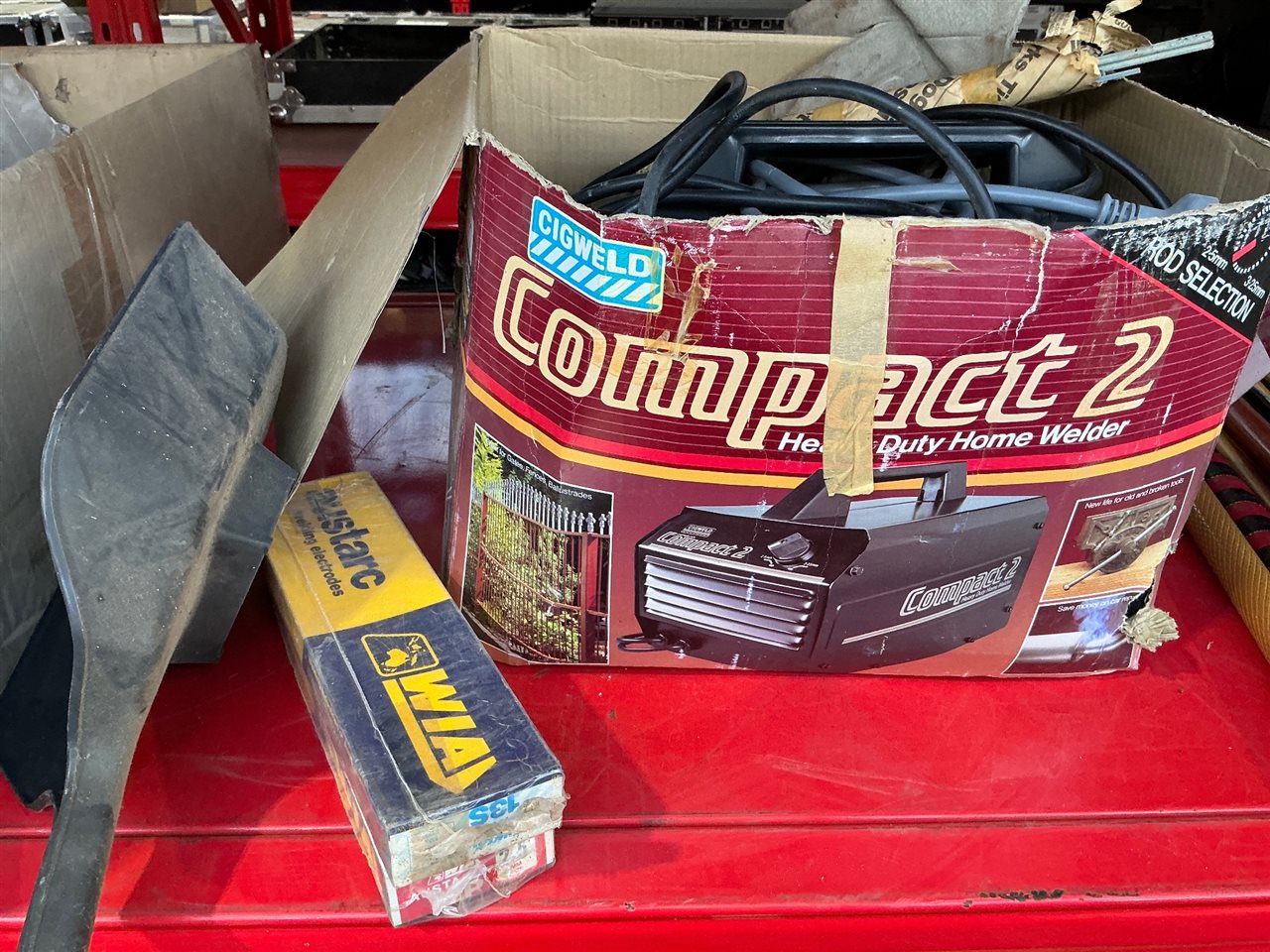 Compact Electric Arc Welder  -240 with 2 Packets Rods