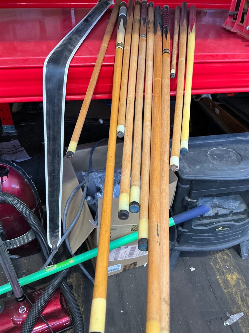 Quantity of Pool Cues