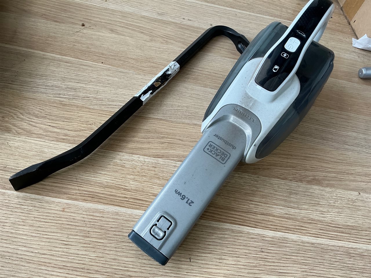 Jemmy Bar &Cordless Vacuum -  No Charger