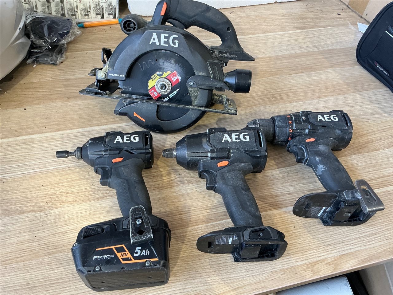 AEG 18 V Cordless , Tek Gun , Circular Saw , Wrench Gun , & Drill - 1 Battery