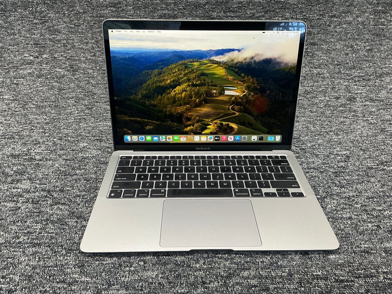 Apple MacBook Air 13.3" M1 2020 - Apple M1 8-Core CPU, 8 GB RAM, 256GB SSD with Adapter