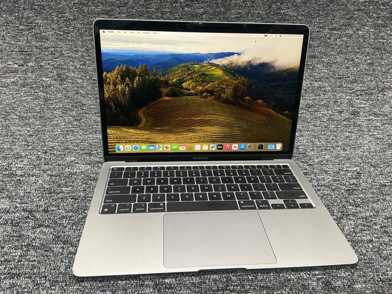Apple MacBook Air 13.3" M1 2020 - Apple M1 8-Core CPU, 8 GB RAM, 256GB SSD with Adapter