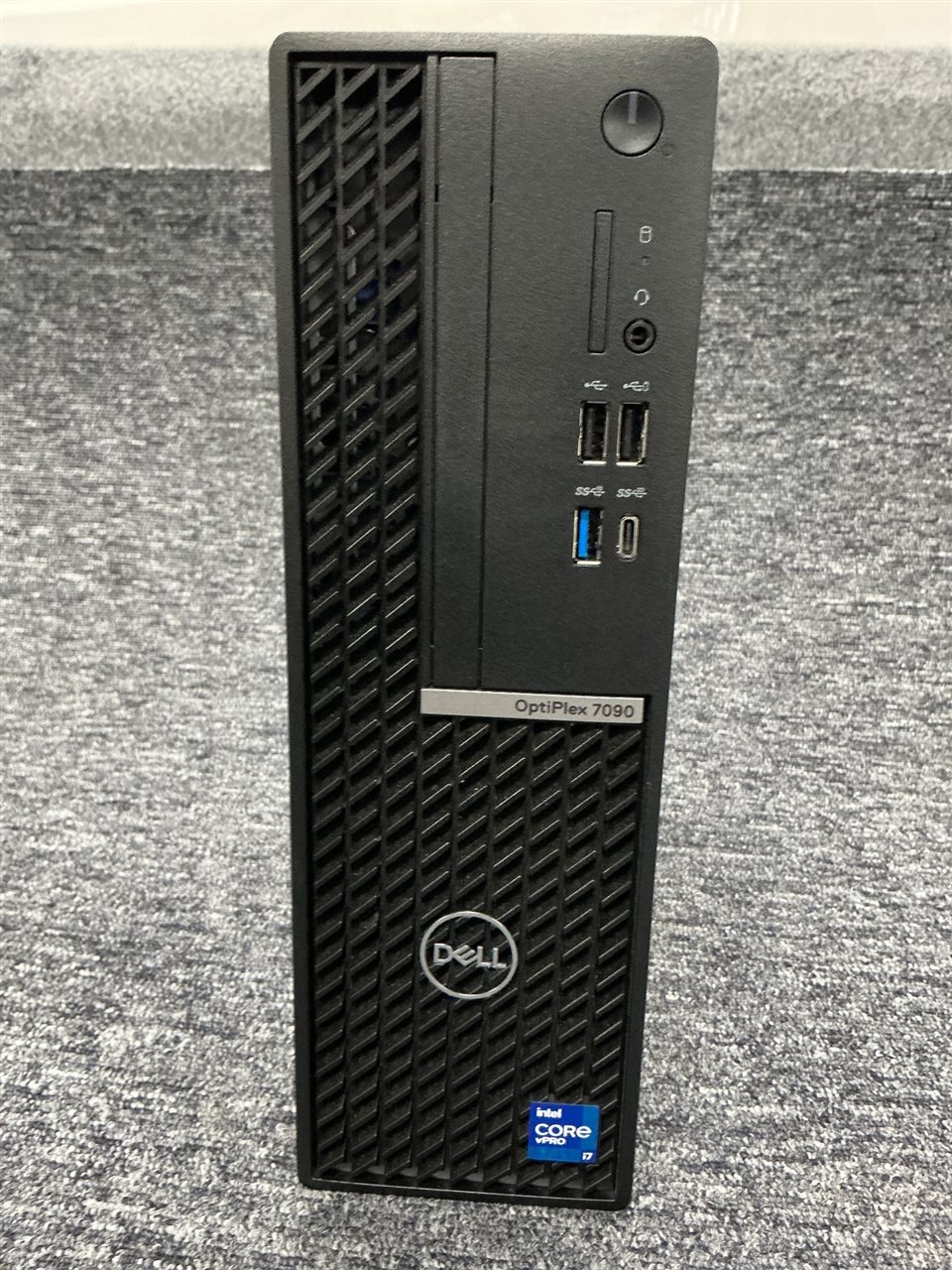Dell Optiplex 7090 - Intel Core i7-11700, 32 GB RAM, 256GB NVMe SSD with Power Lead