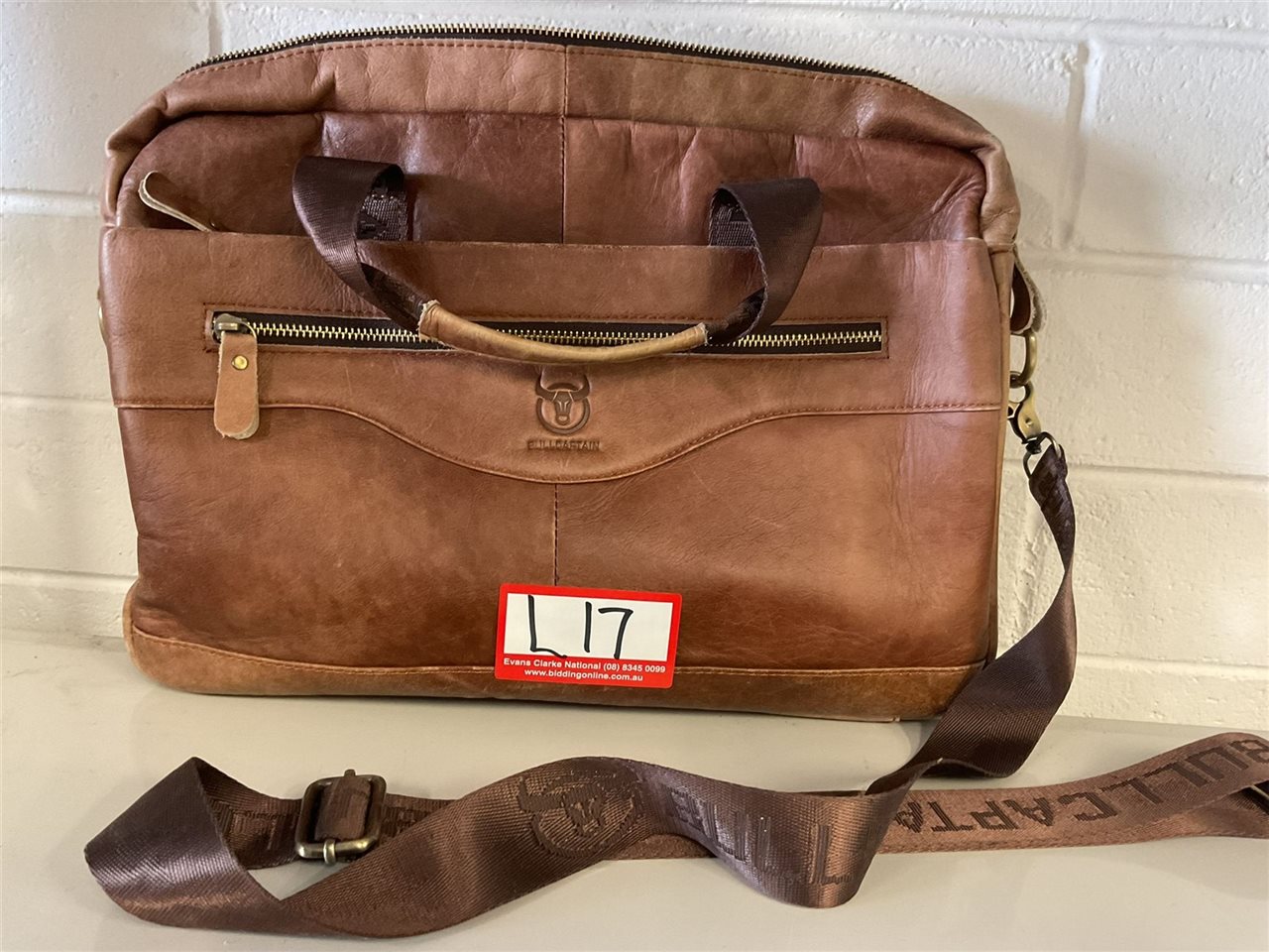 Leather Carry Bag With A Shoulder Strap, Lots Of Pockets, Approximately 400 Cm X 310 Cm